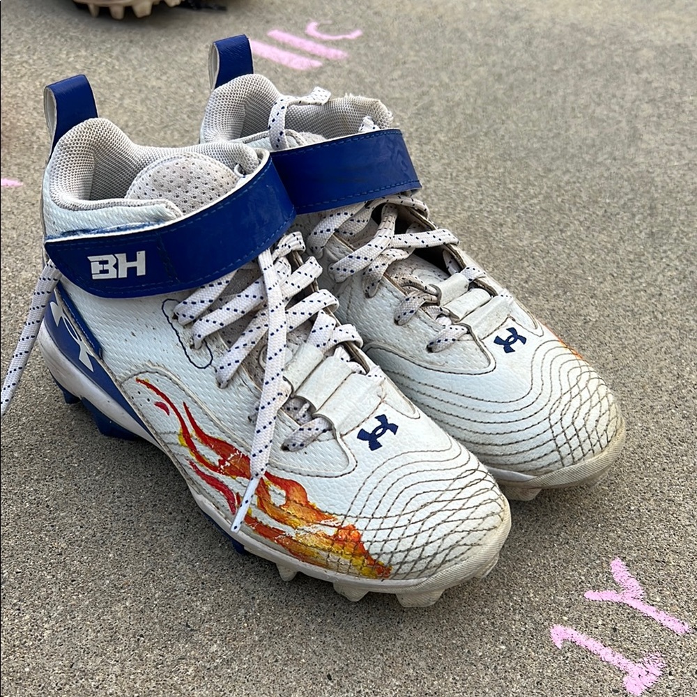 Under Armour Kids White and Blue Sports Shoes